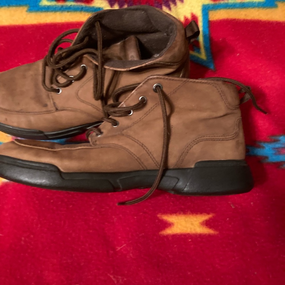 Women’s Leather Easy Spirit Boots Like new condition but broke in Size 9